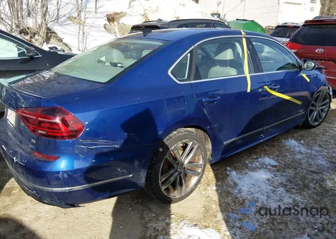 2017 Volkswagen Passat 1.8T R-Line из США, поврежденный, VIN 1VWDT7A3XHC011749